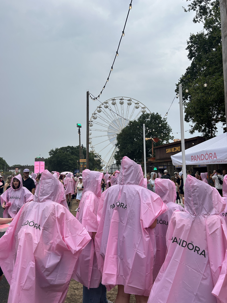 Nachhaltiger Regenponcho für Regentage